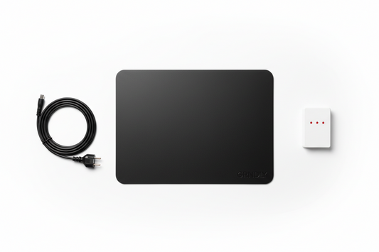 GRNDLY Starter-Bundle – Erdungsmatte + Kabel + Steckdosentester